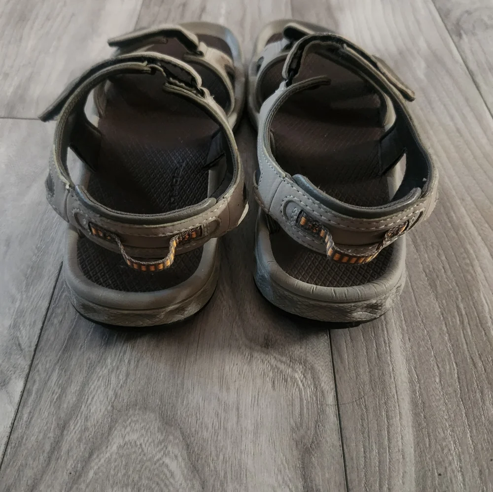 Columbia Sportswear Sandals size 8
